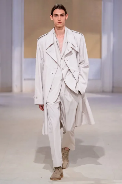 Look 26